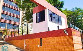 Lindo Studio Completo Na Barra com Piscina no Rooftop do EDF, Próximo ao Porto da Barra